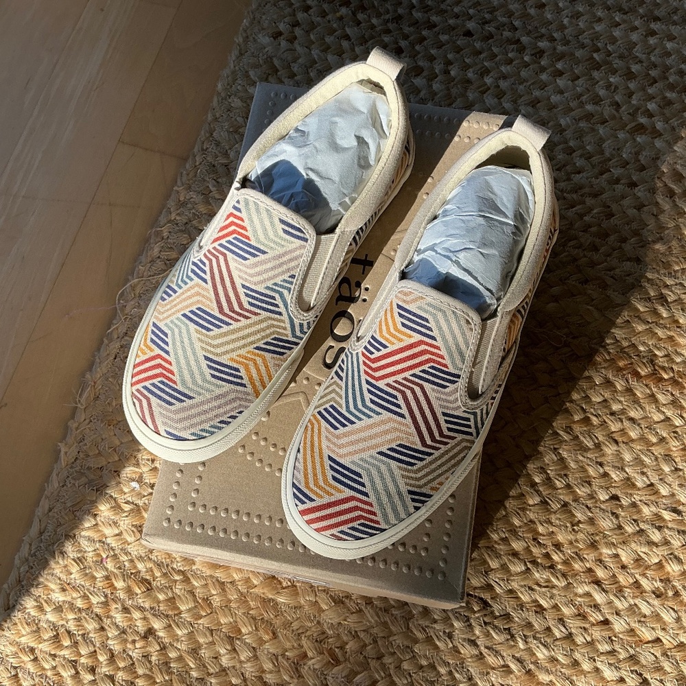 Taos Rubber Sole slip on Geo Print.  NEW!